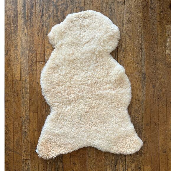 100% Natural Ivory Fur Sheep Skin Rug Luxury Throw Silky Warm Floor Mat - Picture 1 of 4